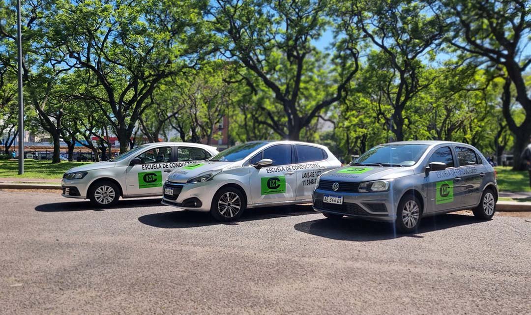Flota de autos de la Escuela de Conductores Habilitada Nº 52 en CABA